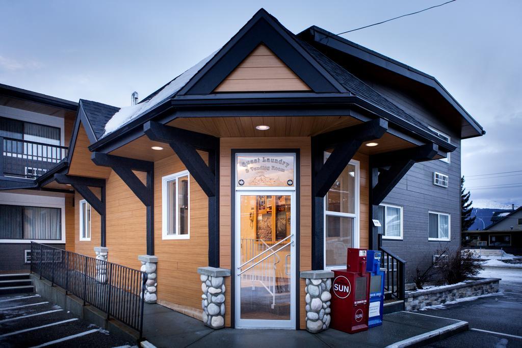 Mount Robson Inn Jasper Exterior photo