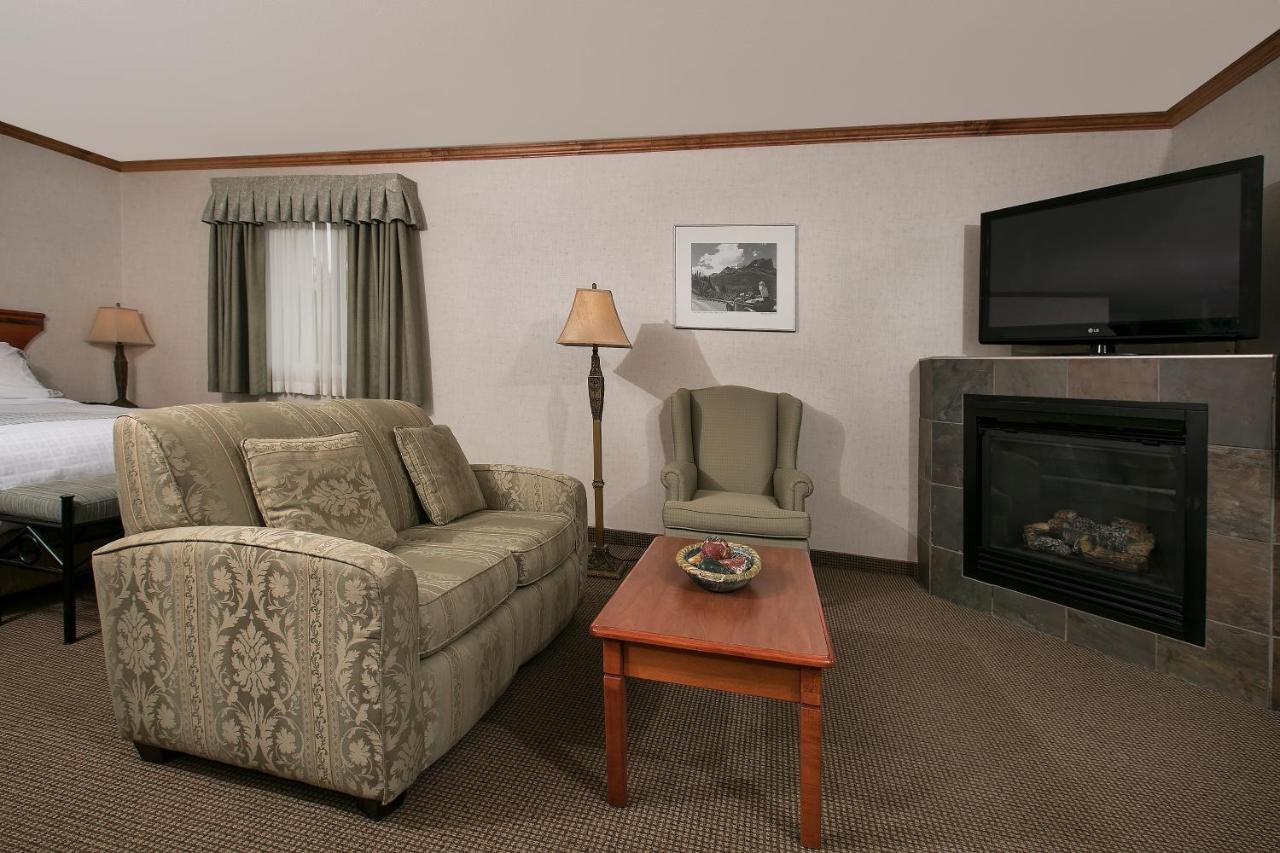 Mount Robson Inn Jasper Exterior photo